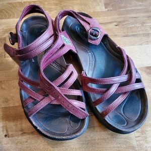 Keen leather sandals size 7